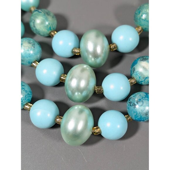 Vintage Japan Aqua Blue Pearlized Lucite Triple Strand Choker Necklace 17" - Picture 3 of 9